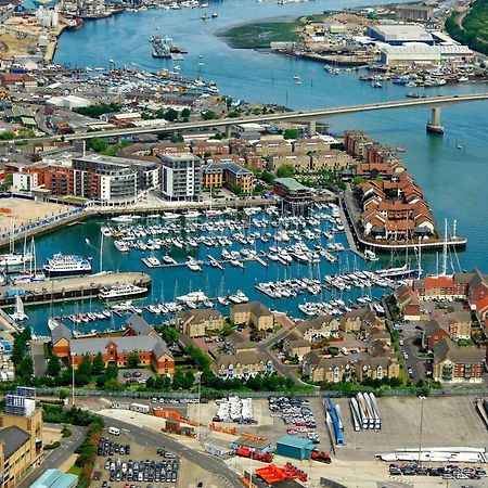 2 Bed Apartment With 2 Ensuites-Near Train Station /Mayflower /City Southampton Zewnętrze zdjęcie